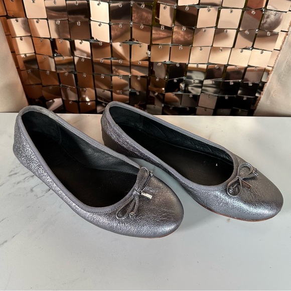 COACH Metallic Dark Silver Flats with Bow 5 B - Picture 9 of 9